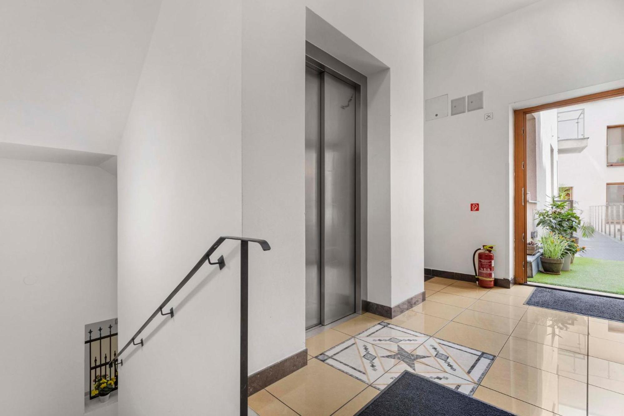 Charming Apartment In The Heart Of براتسيلافا المظهر الخارجي الصورة